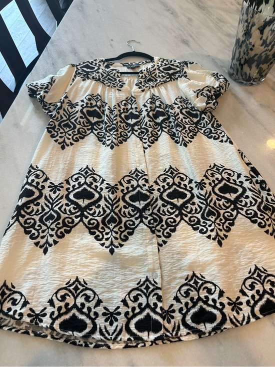Gigio Dresses & Skirts - Black & White Short Sleeve Casual Dress